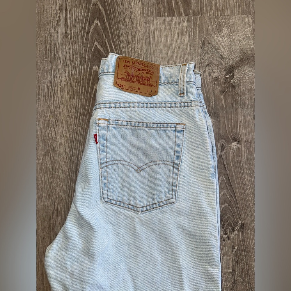 Women’s vintage Levi’s - Picture 2 of 7